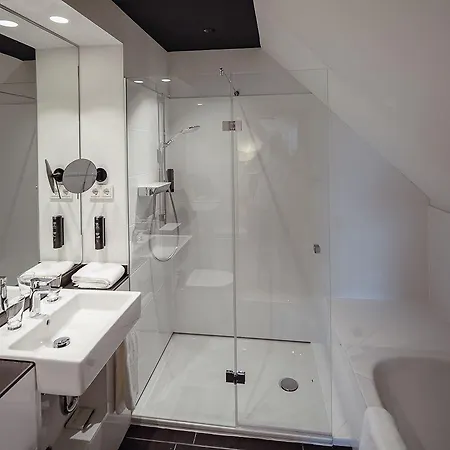 Schulhaus 4*