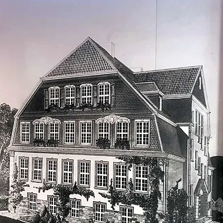 Schulhaus Szálloda Schwelm