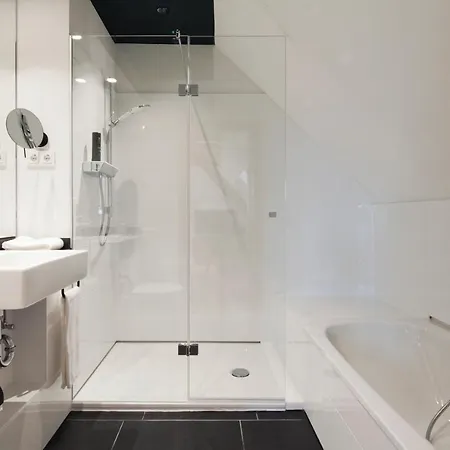Schulhaus 4*